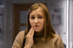 When to See a Dentist for Tooth Pain During Vacation